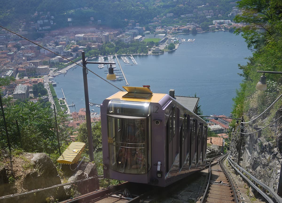 Discover Como and Brunate: a cableway trip and a wine tasting - from Milan