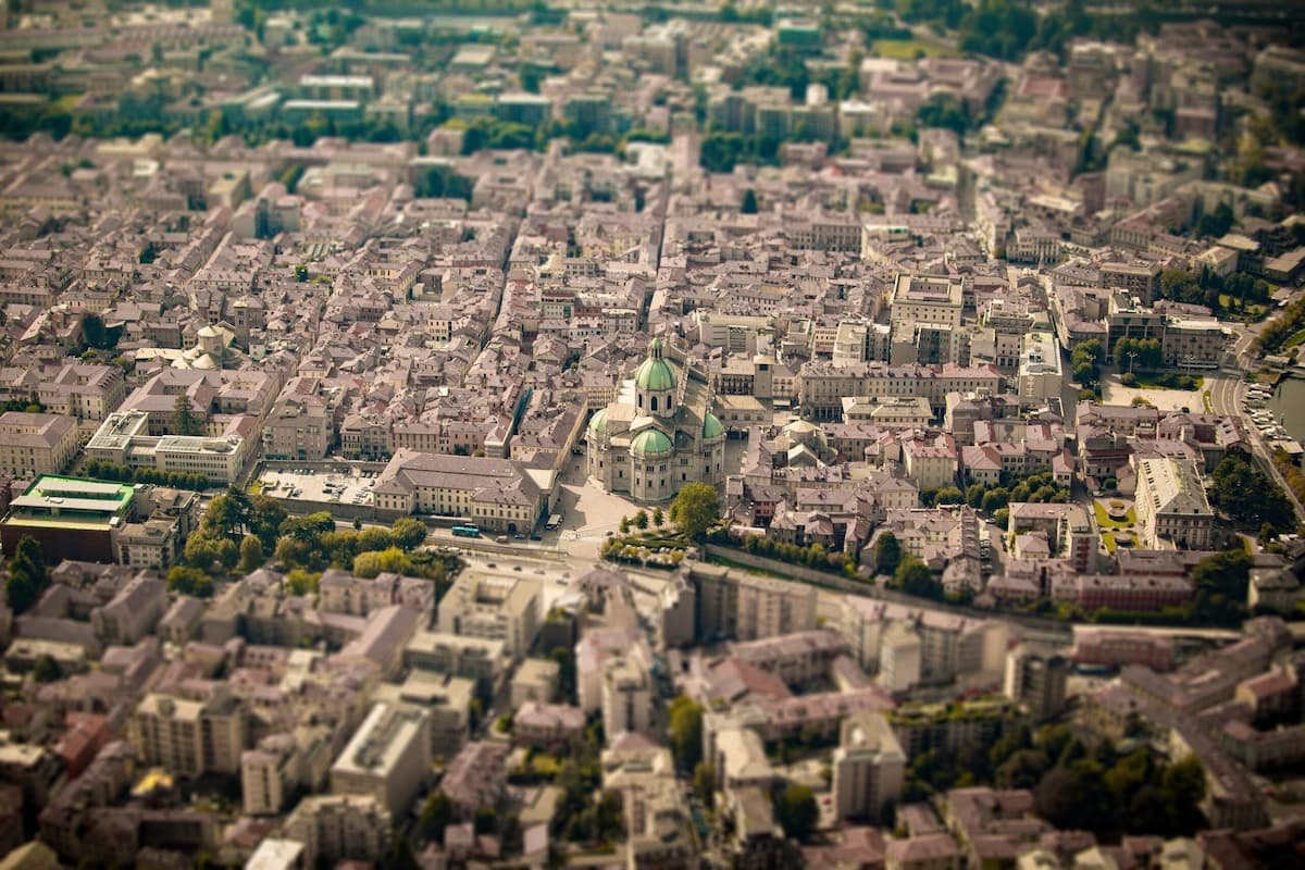 Discover Como and Brunate: a cableway trip and a wine tasting - from Milan