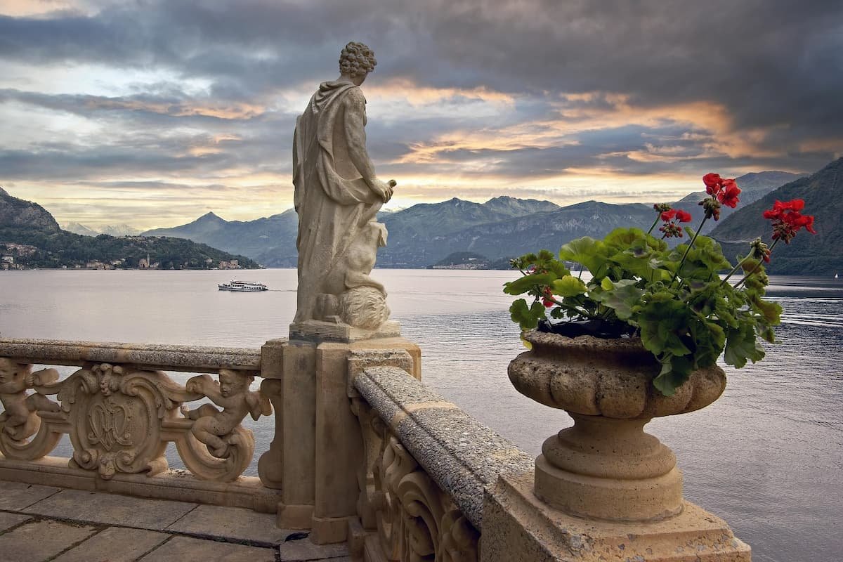 From Milan to Lake Como: Villas and Villages by Private Boat