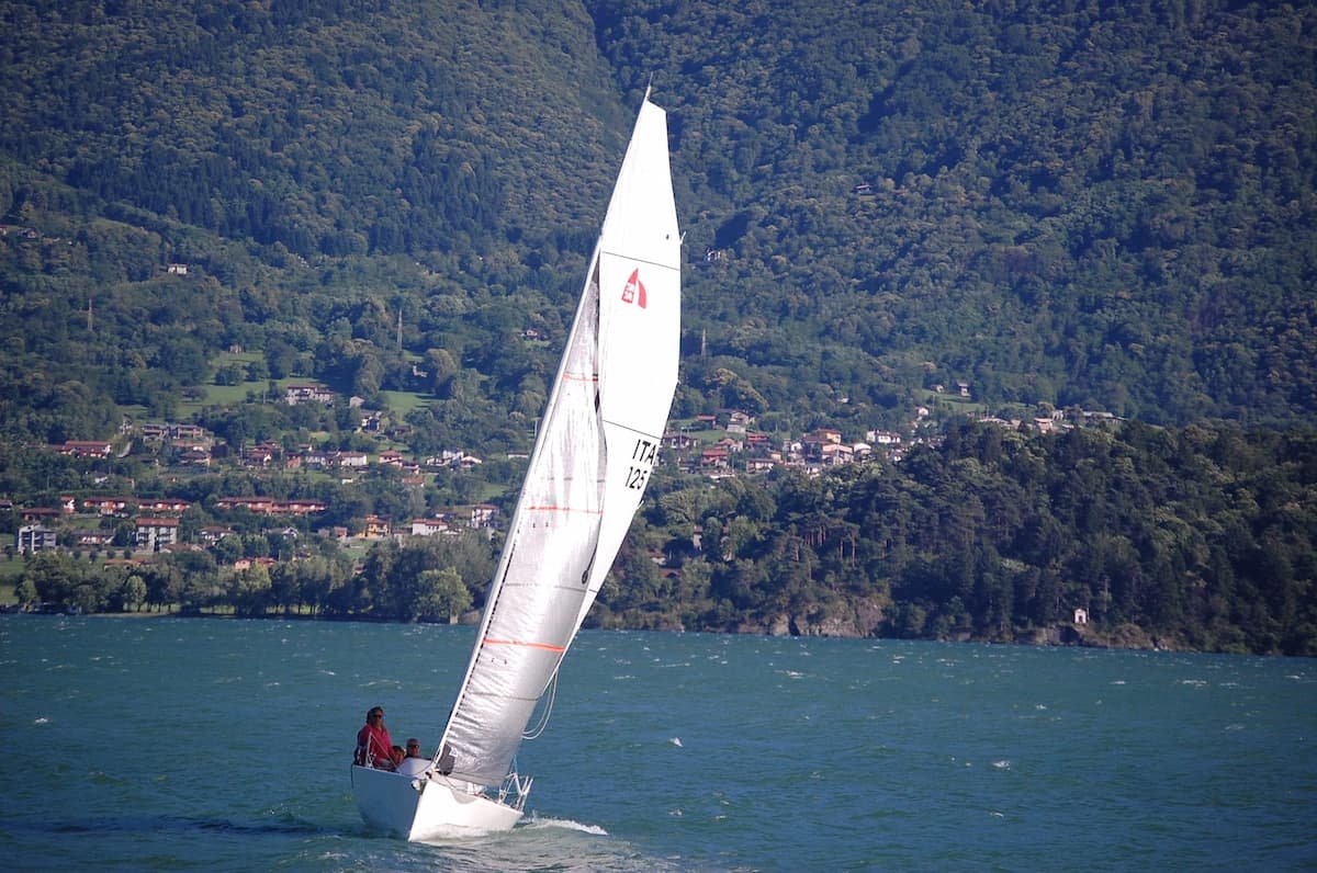 Exclusive sailboat and wine experience on Lake Como