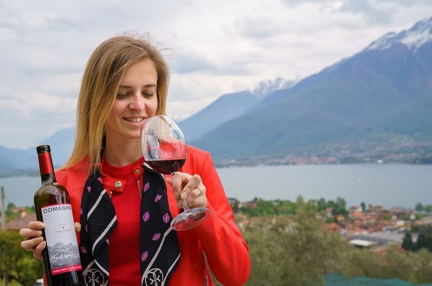 Exclusive sailboat and wine experience on Lake Como