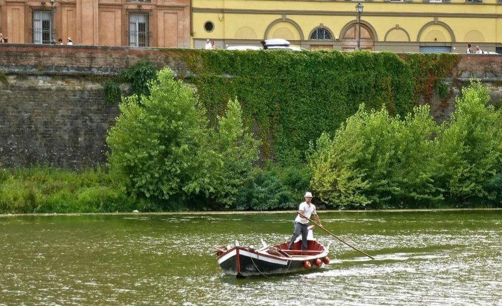 Florence from the water: a private guided boat tour with taste
