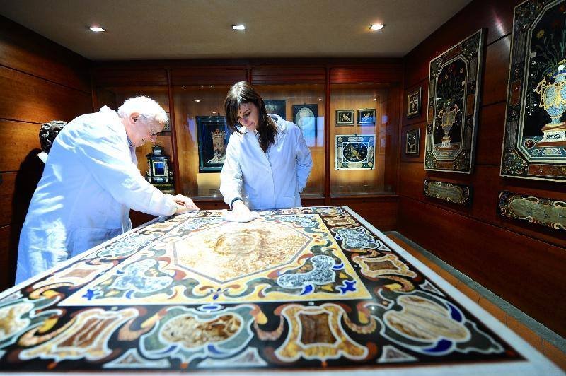 Renaissance tour in Florence: the preciousness of Medicis'marble