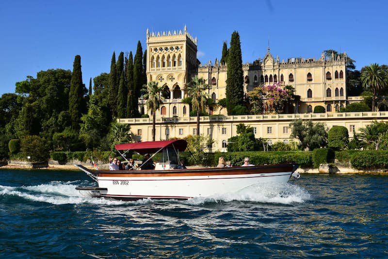Discover Lake Garda: a private cruise and city-break in Salò
