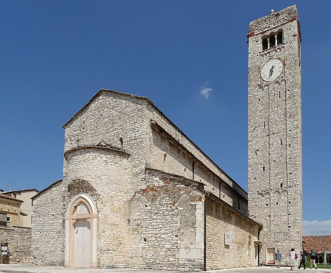 A Journey Through Valpolicella: Scenic Vineyards and Iconic Wine
