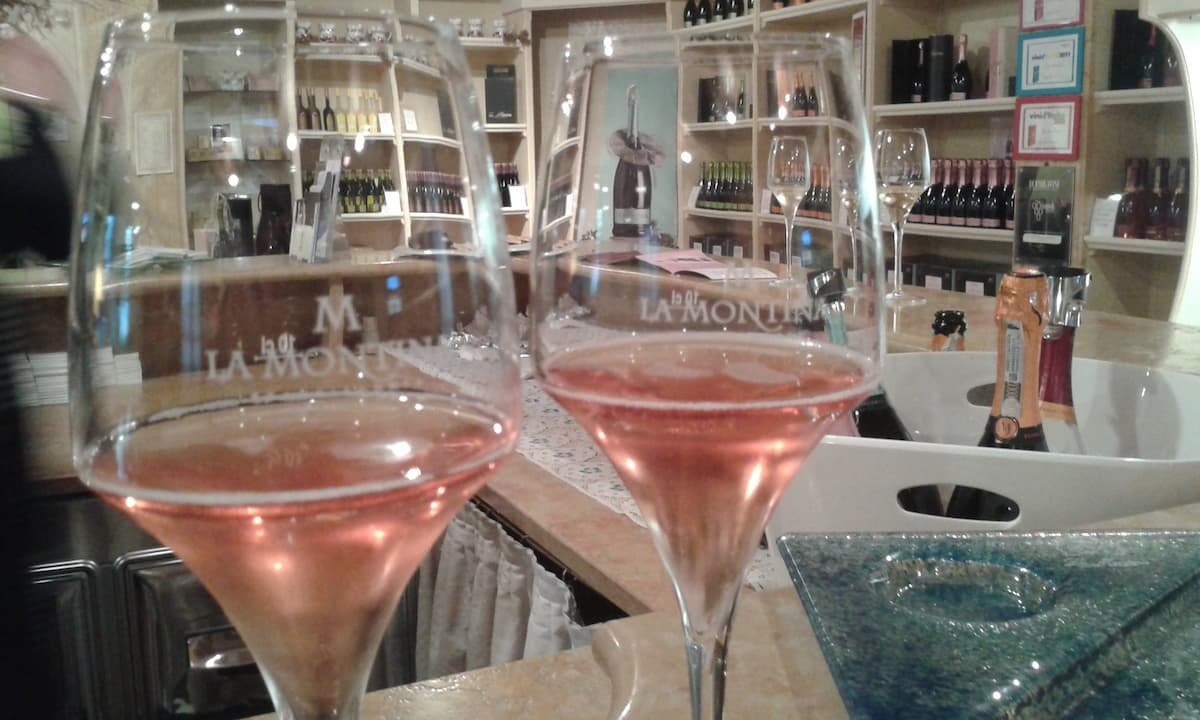 A cruise on Lake Iseo and Franciacorta wine