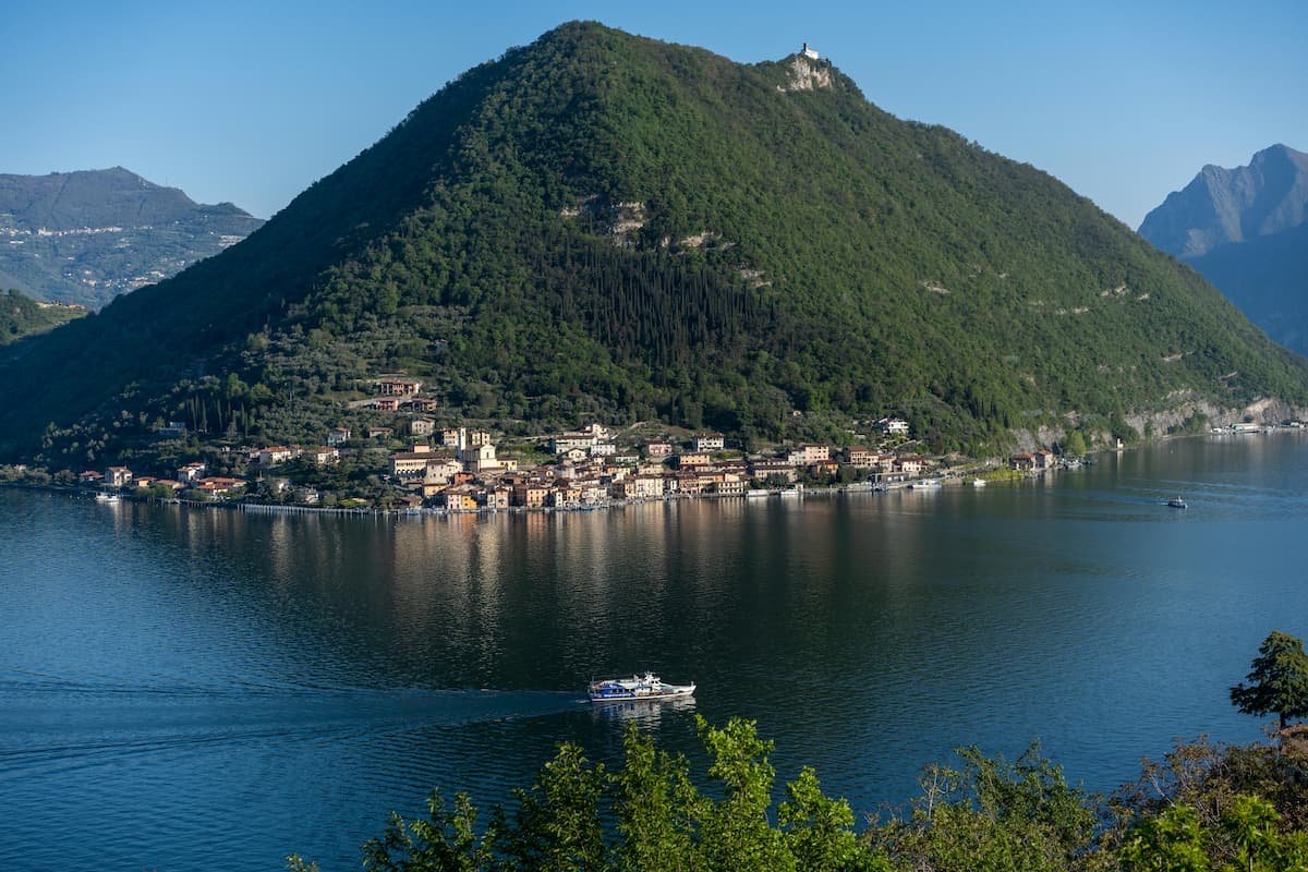 Lake Iseo by Private Boat: Villages, Montisola & Wine Tasting - From Milan