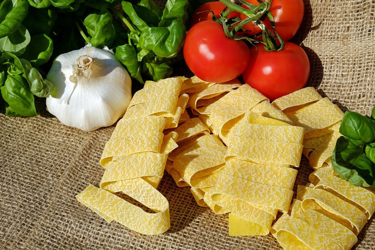 Culinary Journey on Lake Maggiore: Pasta, Dessert & Local Wines