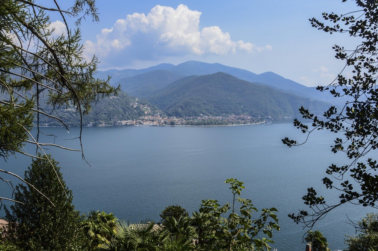 Culinary Journey on Lake Maggiore: Pasta, Dessert & Local Wines