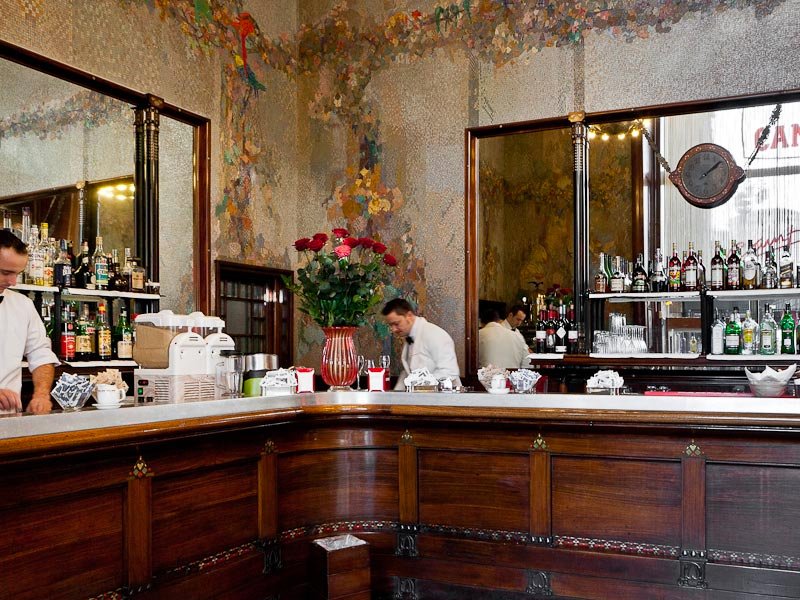 Walk Through Milan’s Legendary Coffee Bars – Private Tour