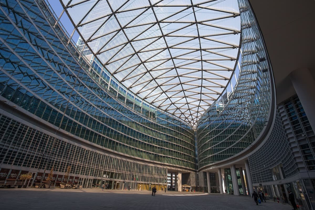 Explore Milan’s Modern Architecture – Private Skyline Walking Tour