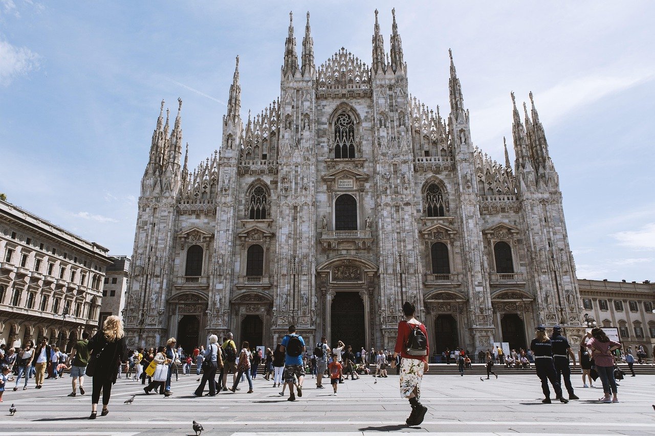 The Essence of Milan: Duomo, Castle & Da Vinci