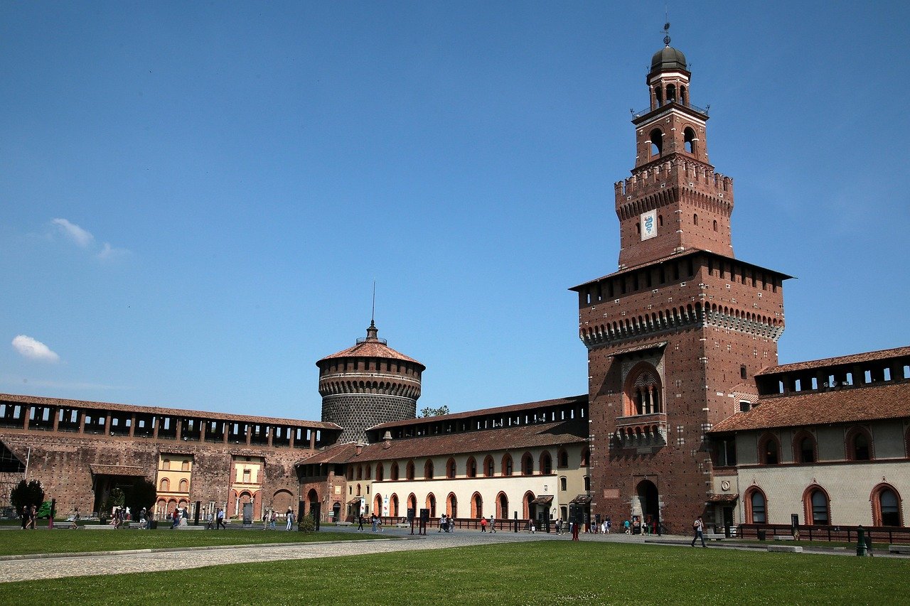 The Essence of Milan: Duomo, Castle & Da Vinci