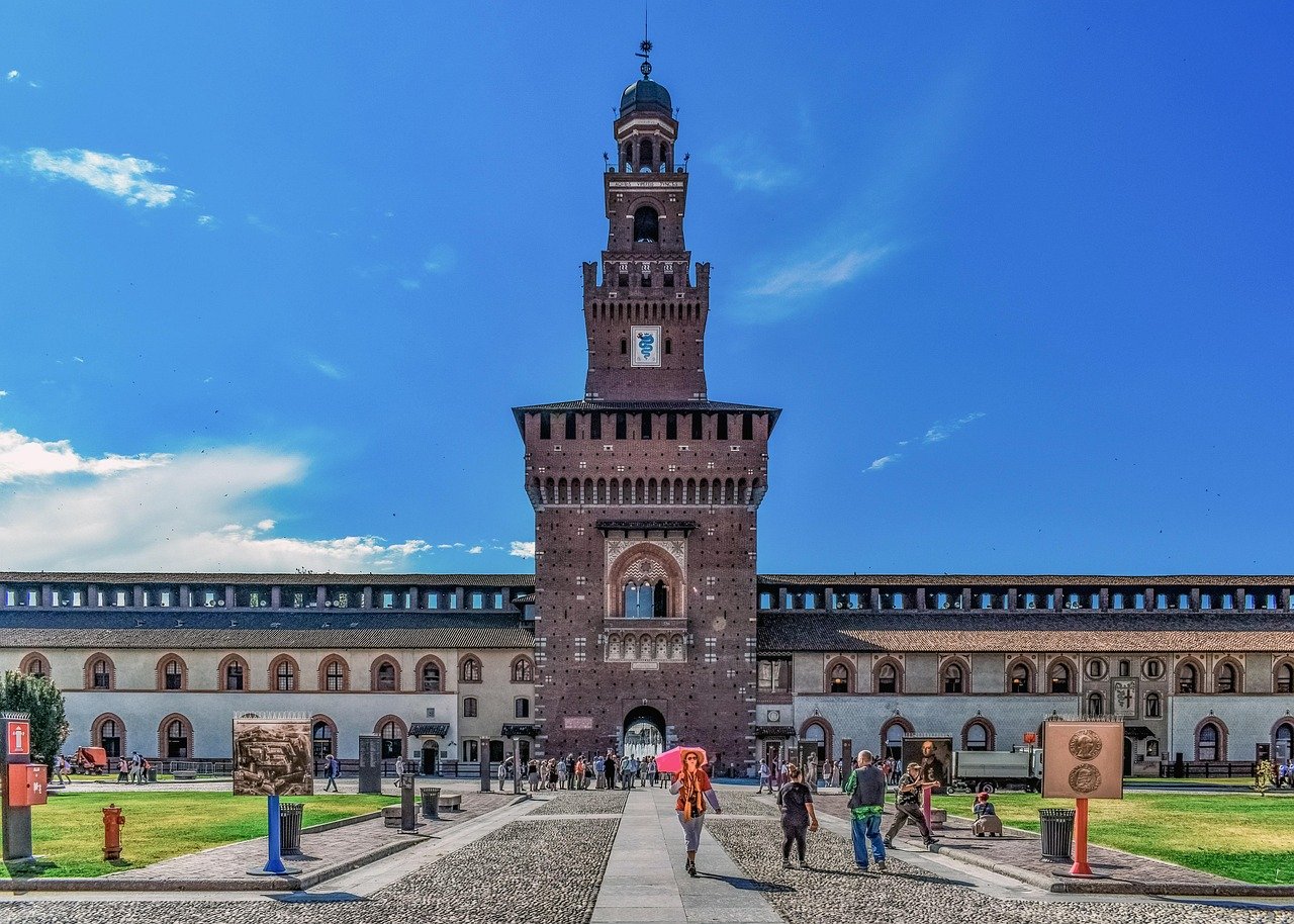 The Essence of Milan: Duomo, Castle & Da Vinci