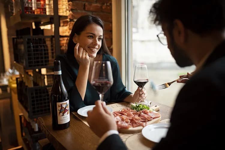 Style and flavor in Parma: shopping day and Italian aperitif