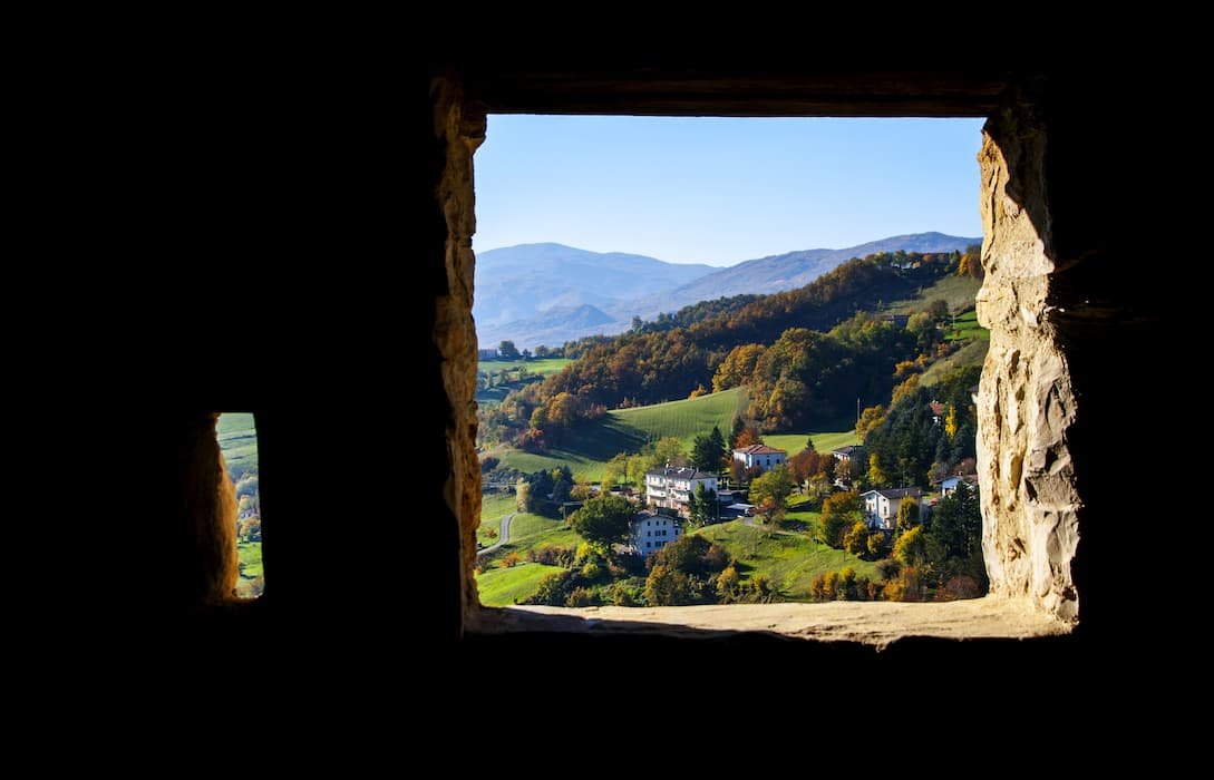 Parma Apennines: from an ancient watermill to a medieval fortress