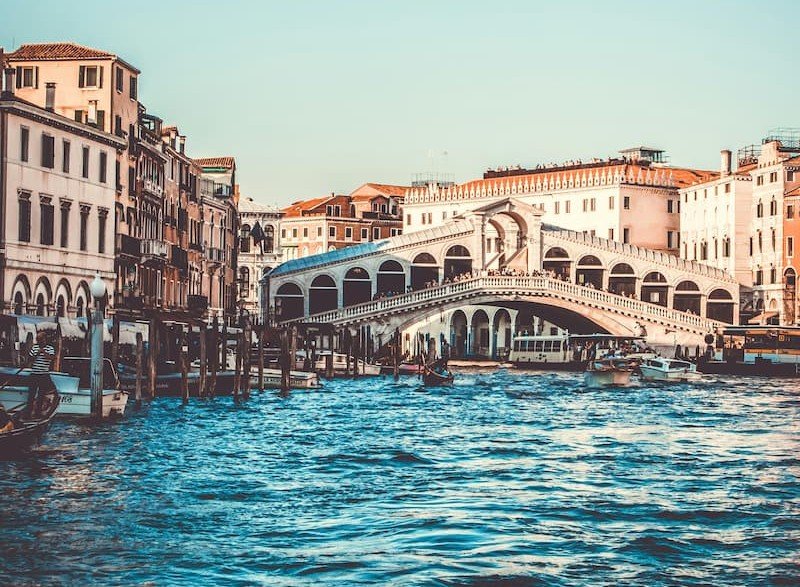 Venice Mastercraft Discovery: Masks, Gondolas & Historic Bacaro Aperitif
