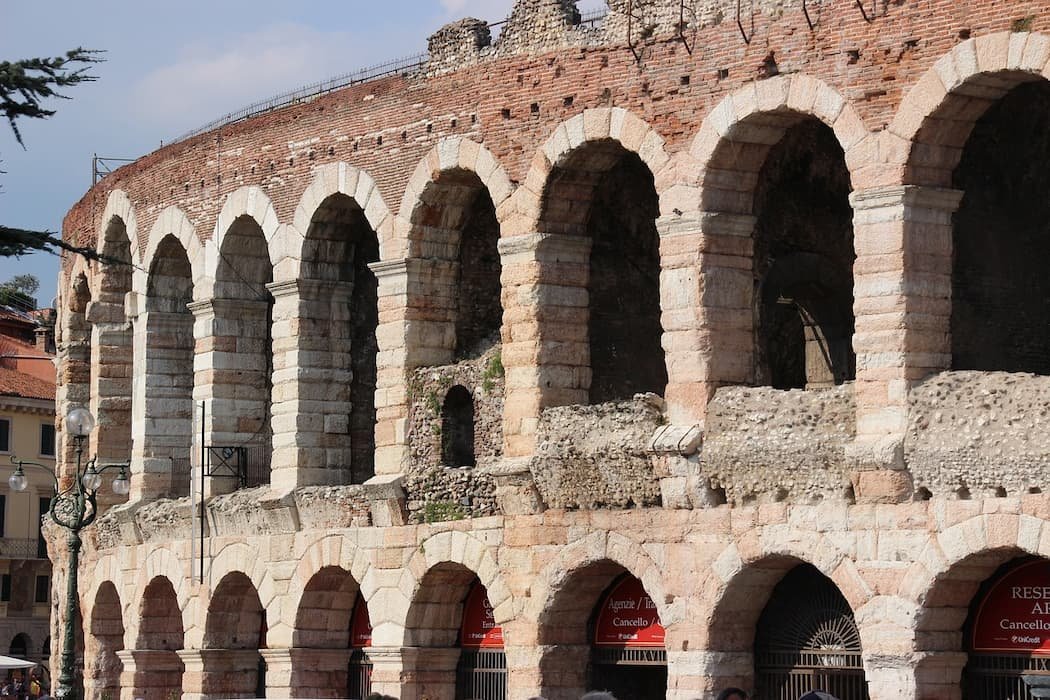 Verona: private city tour of art, history, and wine
